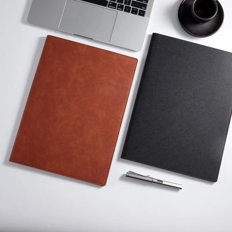 Czarna skórzana teczka konfere – Leather Work Folder recenzja i cena
